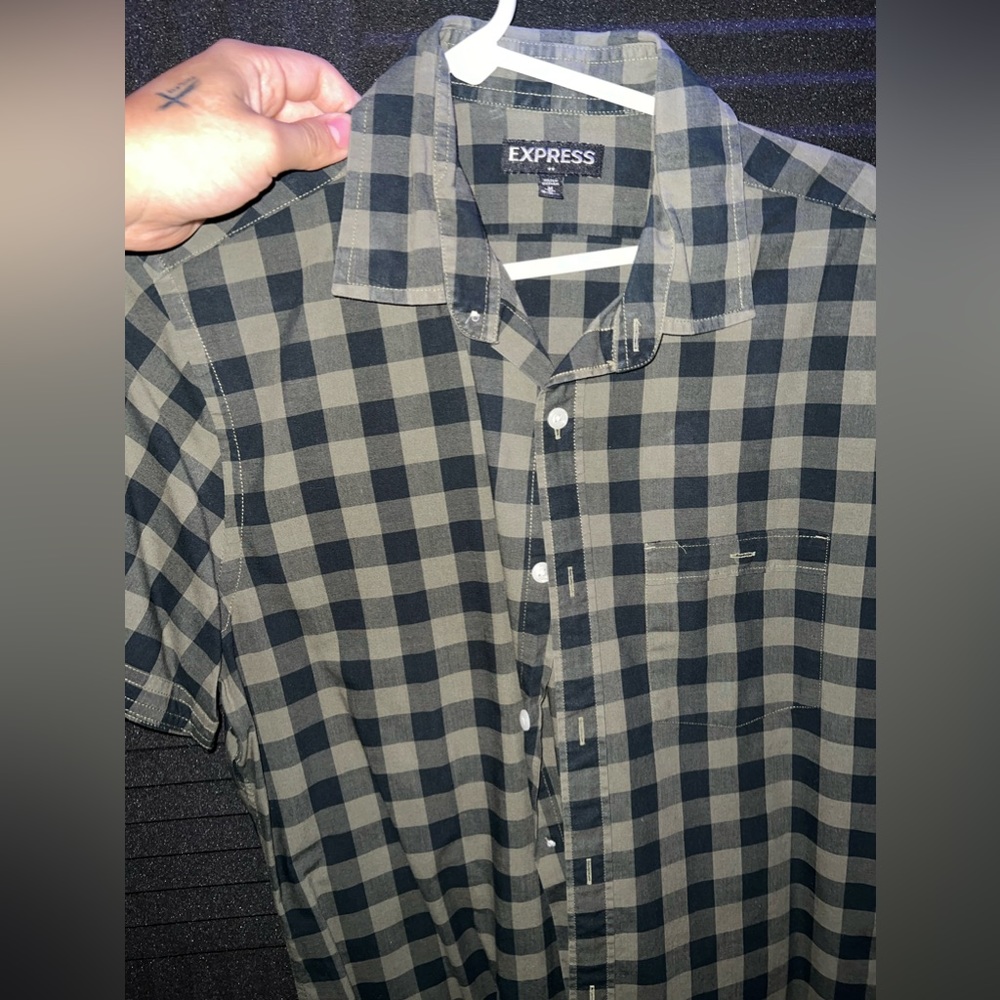 Men’s Express Short sleeve button down shirt